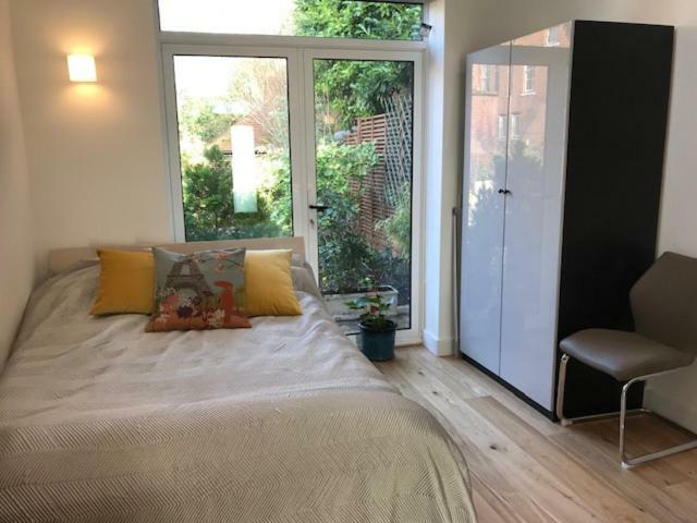 The Coach House 75 Epsom Road Apartment Guildford Luaran gambar